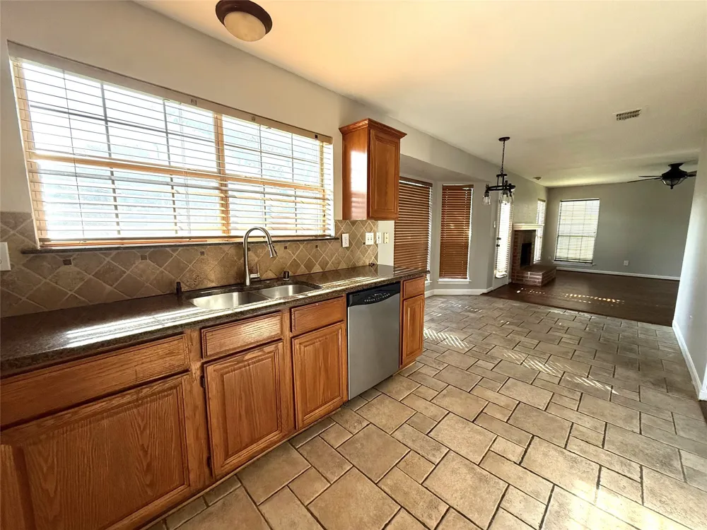 8212 Tavaros Drive Plano, TX 75024