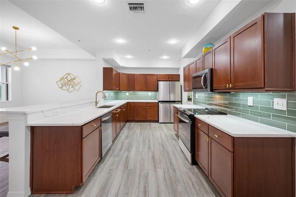 642 WELLS COURT #402 Clearwater, FL 33756