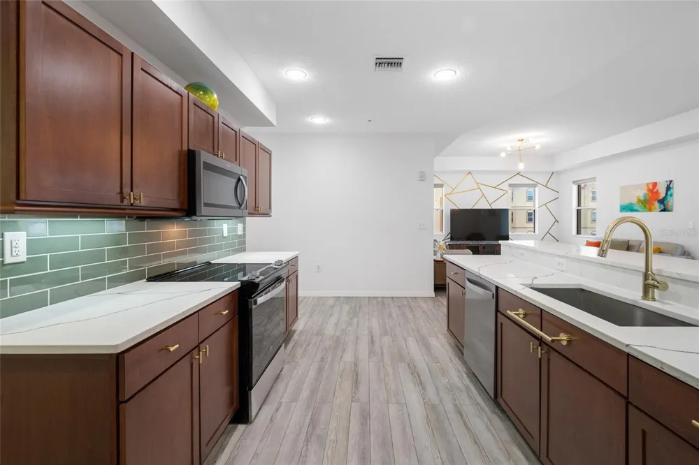 642 WELLS COURT #402 Clearwater, FL 33756