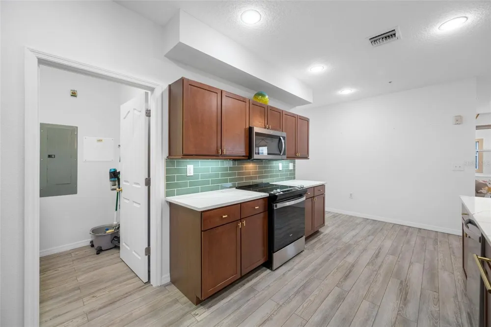 642 WELLS COURT #402 Clearwater, FL 33756