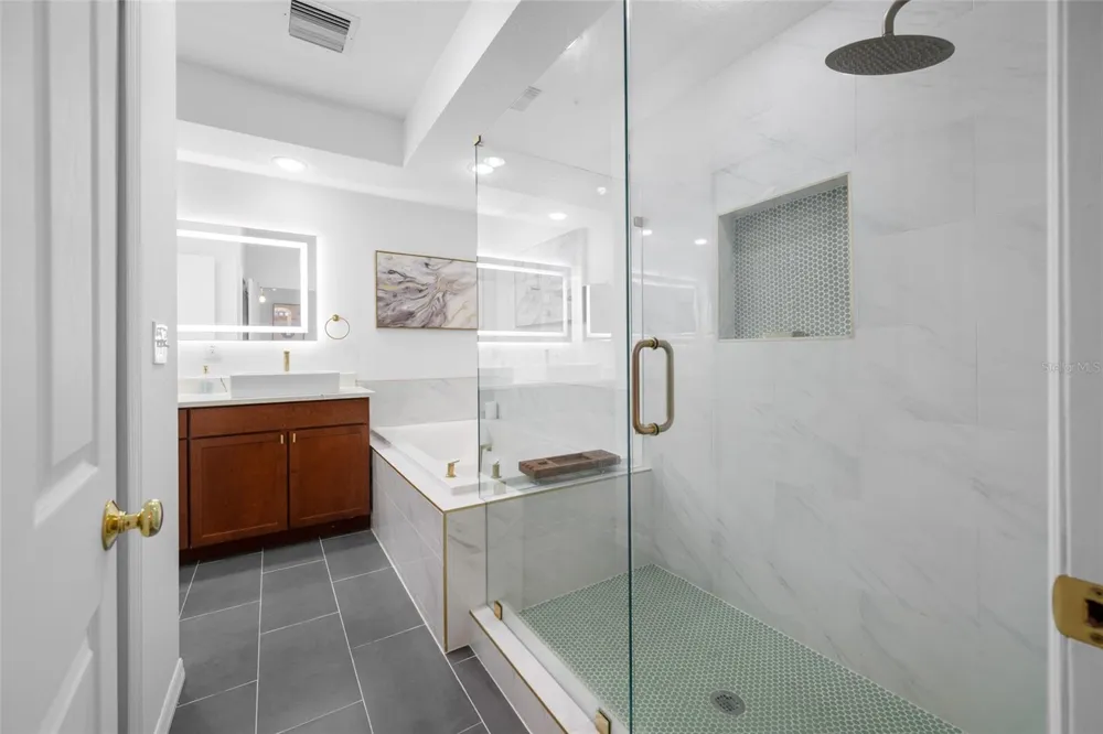 642 WELLS COURT #402 Clearwater, FL 33756