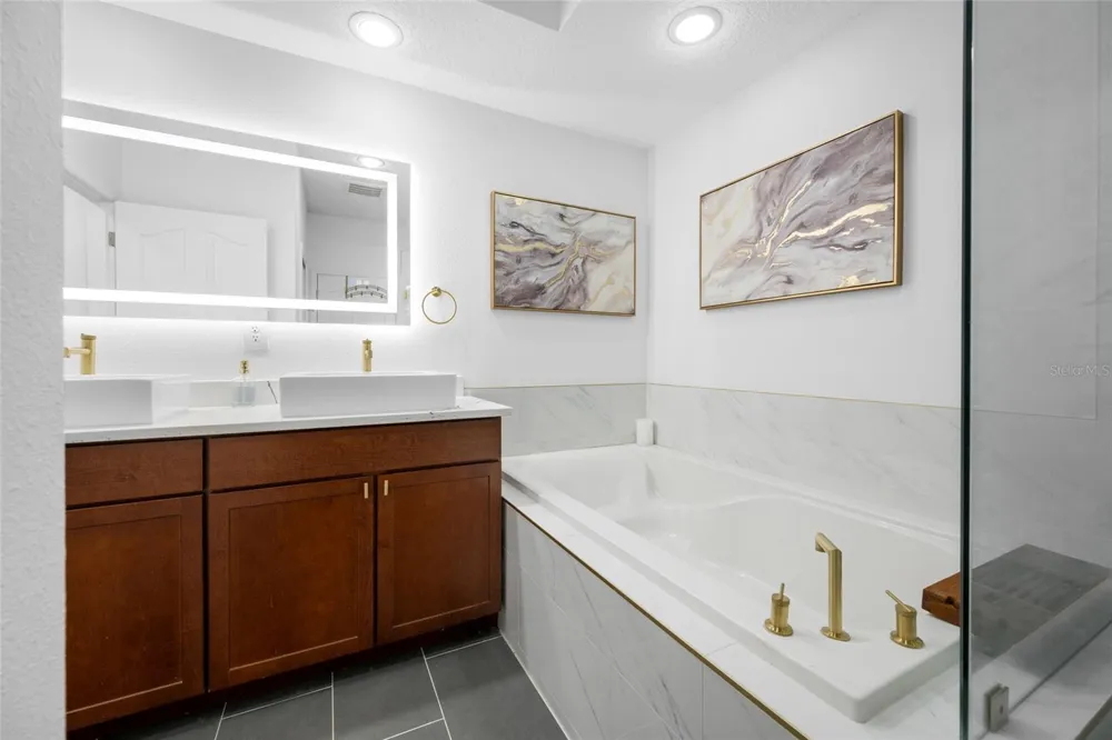 642 WELLS COURT #402 Clearwater, FL 33756