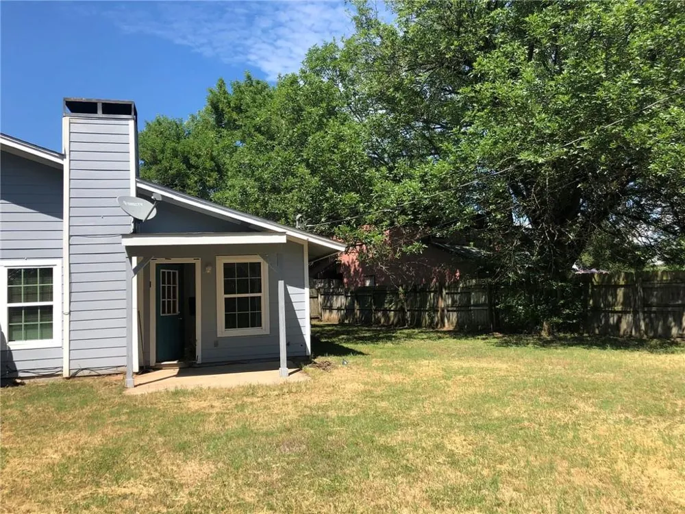 407 Vista West Court Bastrop, TX 78602