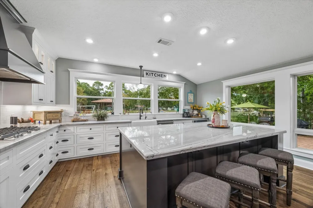11 Lake View Drive Huntsville, TX 77320