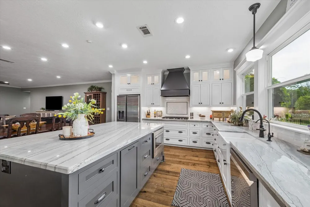 11 Lake View Drive Huntsville, TX 77320