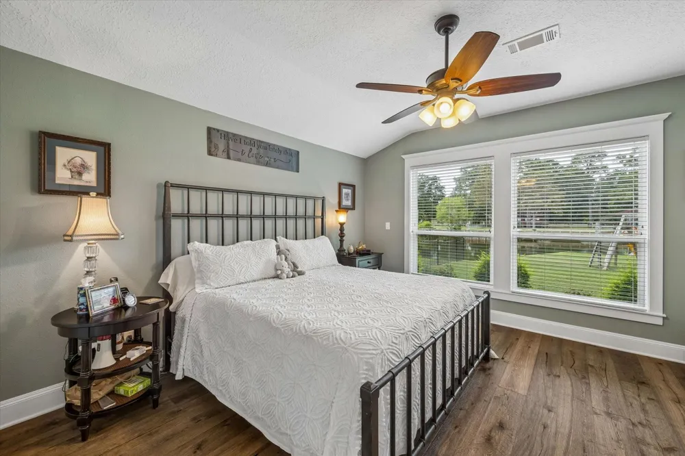 11 Lake View Drive Huntsville, TX 77320