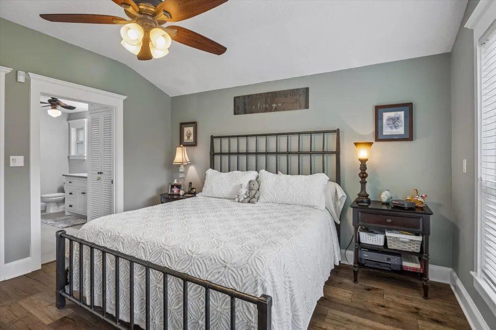 11 Lake View Drive Huntsville, TX 77320