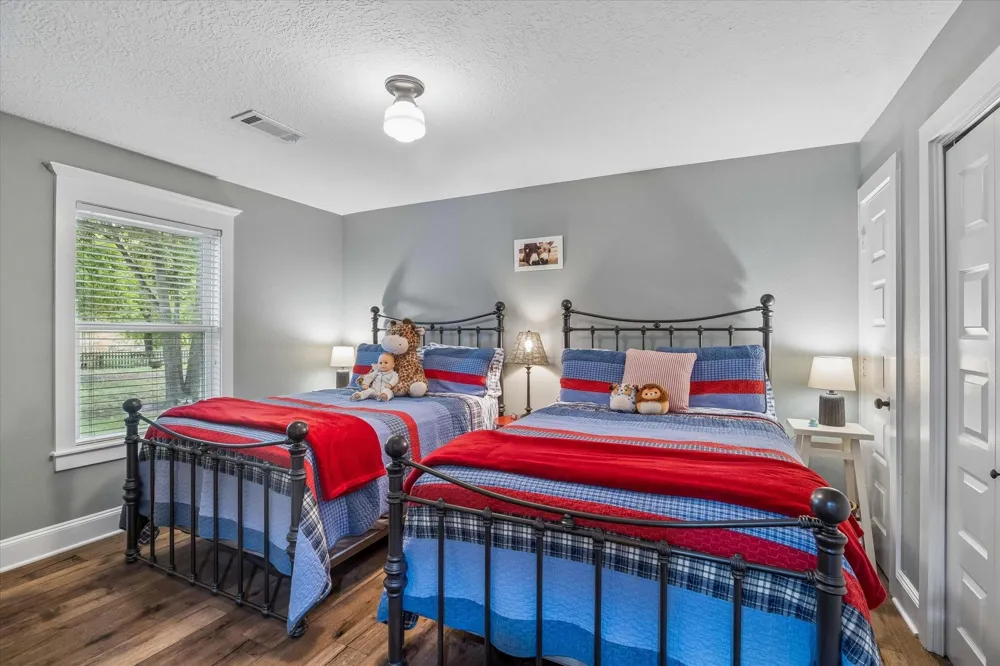 11 Lake View Drive Huntsville, TX 77320