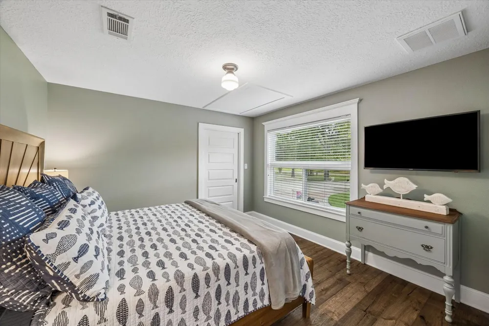 11 Lake View Drive Huntsville, TX 77320