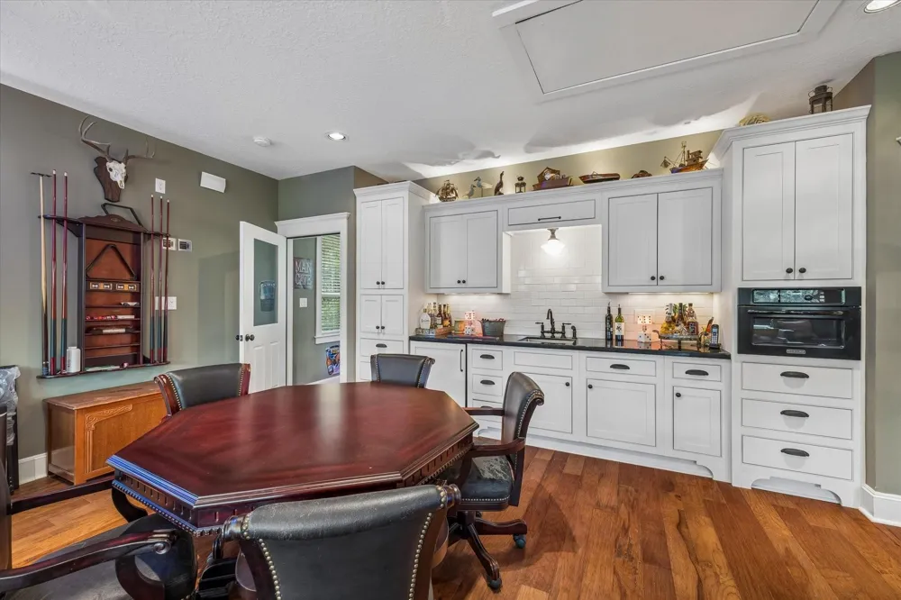 11 Lake View Drive Huntsville, TX 77320