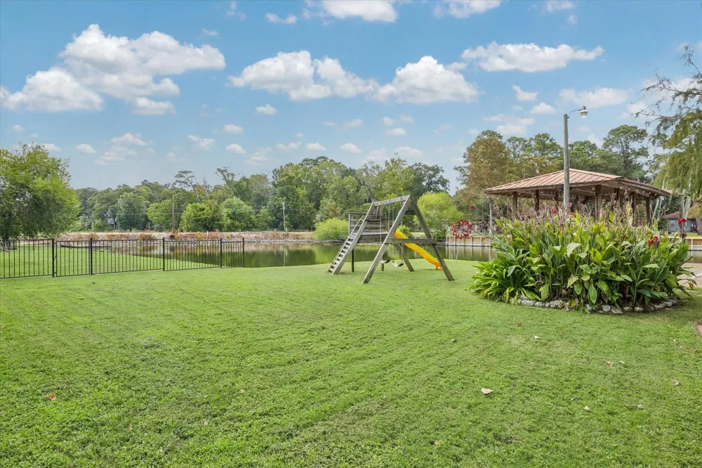 11 Lake View Drive Huntsville, TX 77320