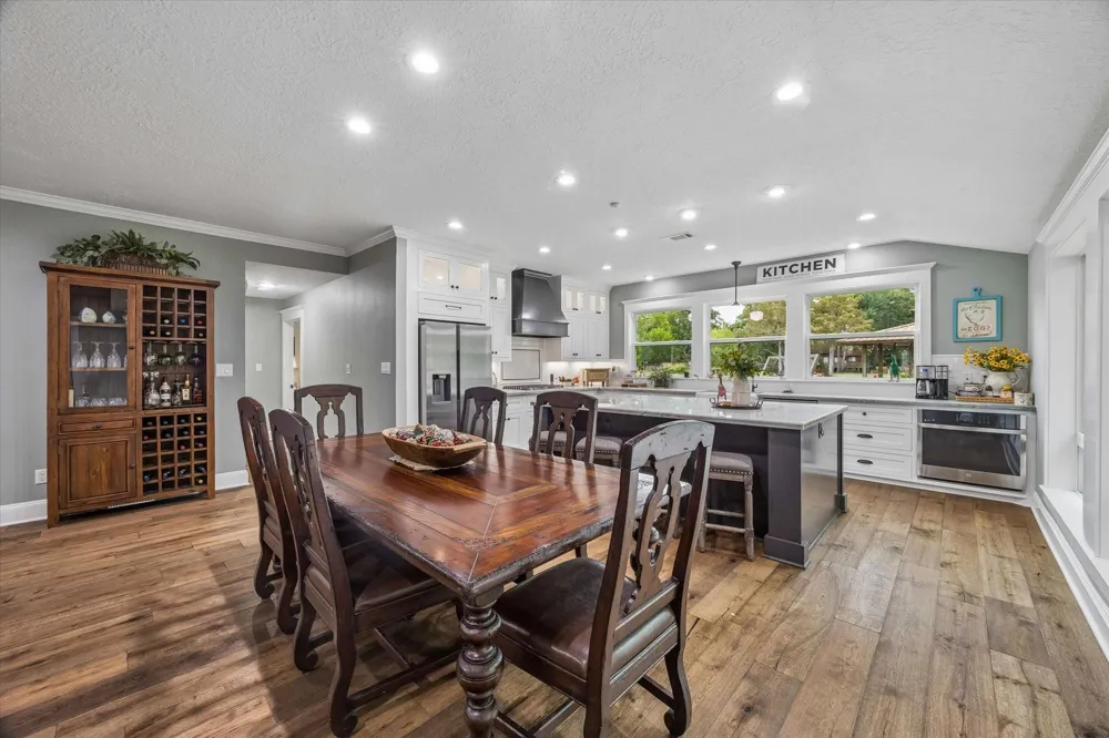 11 Lake View Drive Huntsville, TX 77320