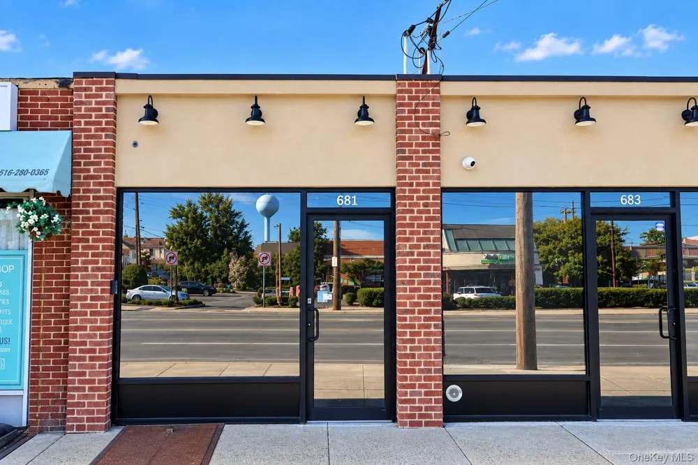 681 Hempstead Tpke Franklin Square, NY 11010