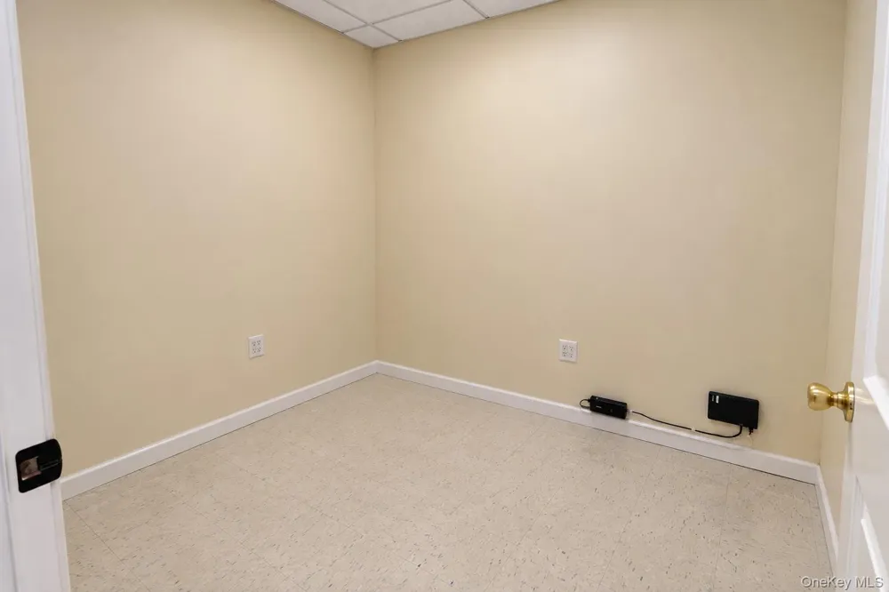 681 Hempstead Tpke Franklin Square, NY 11010