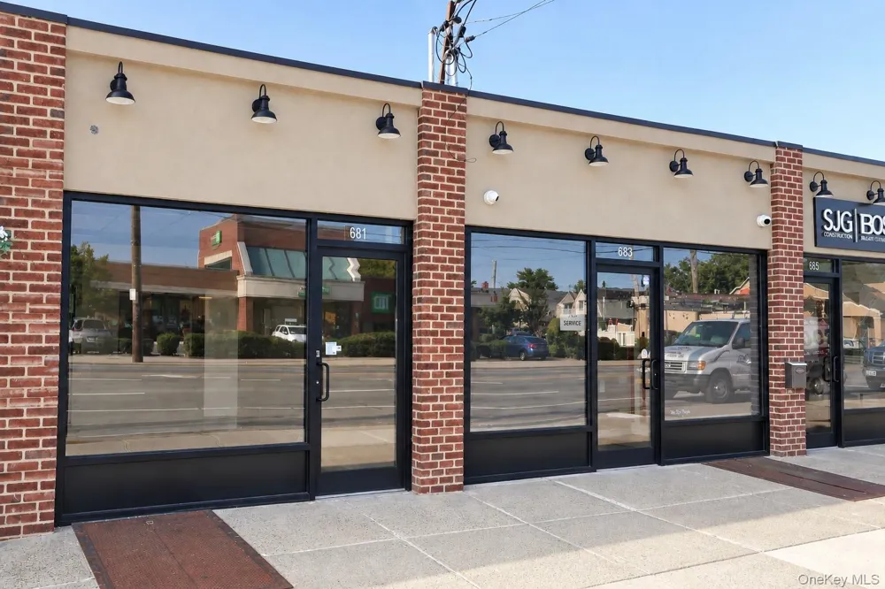 681 Hempstead Tpke Franklin Square, NY 11010
