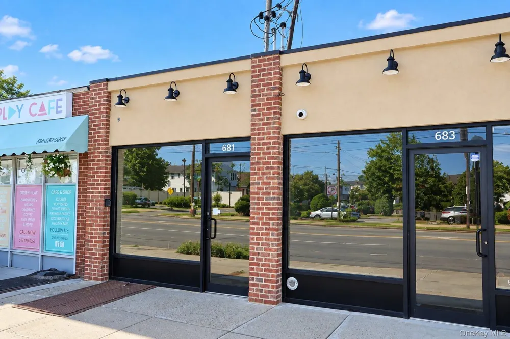 681 Hempstead Tpke Franklin Square, NY 11010