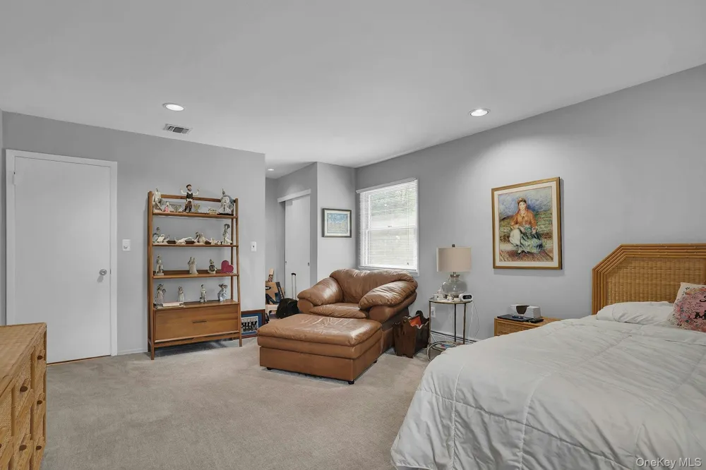 41 Cedar Ridge Lane Dix Hills, NY 11746