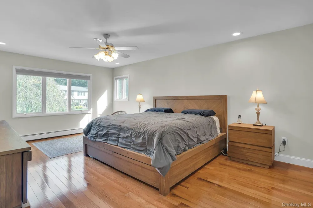 41 Cedar Ridge Lane Dix Hills, NY 11746
