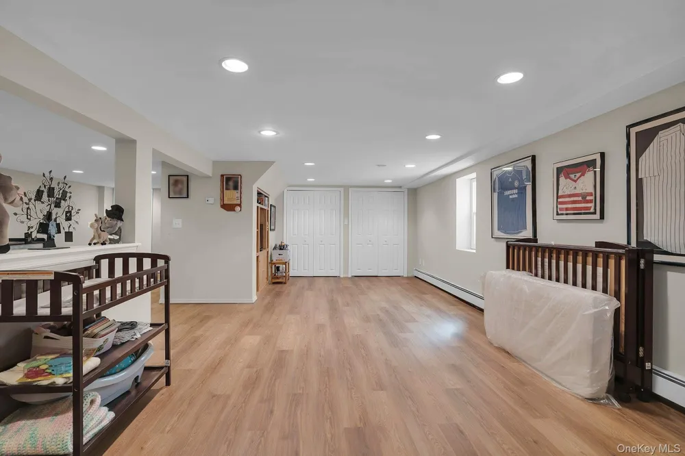41 Cedar Ridge Lane Dix Hills, NY 11746