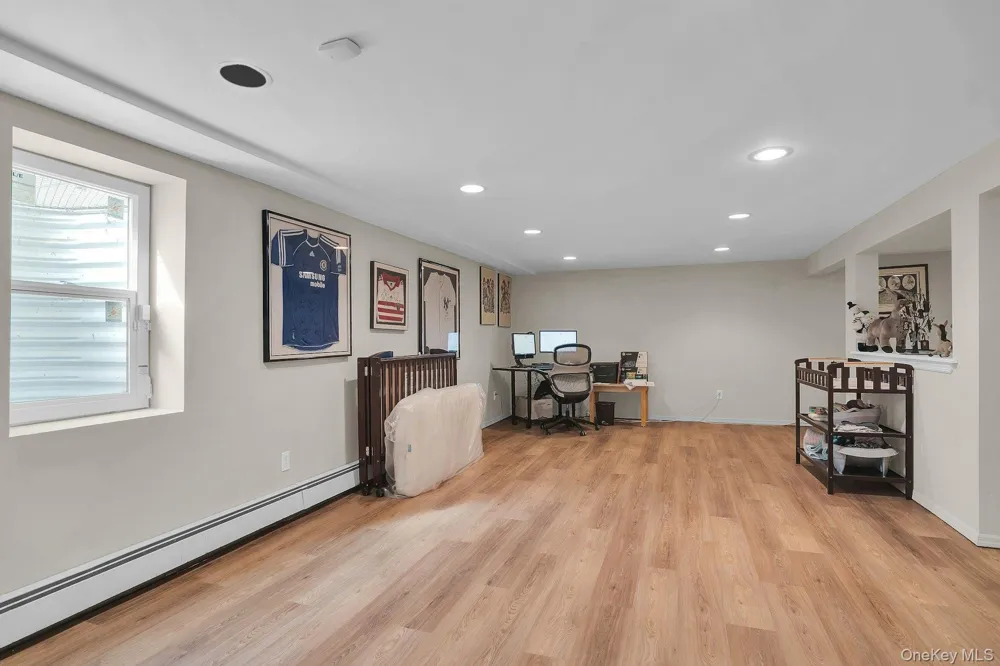 41 Cedar Ridge Lane Dix Hills, NY 11746