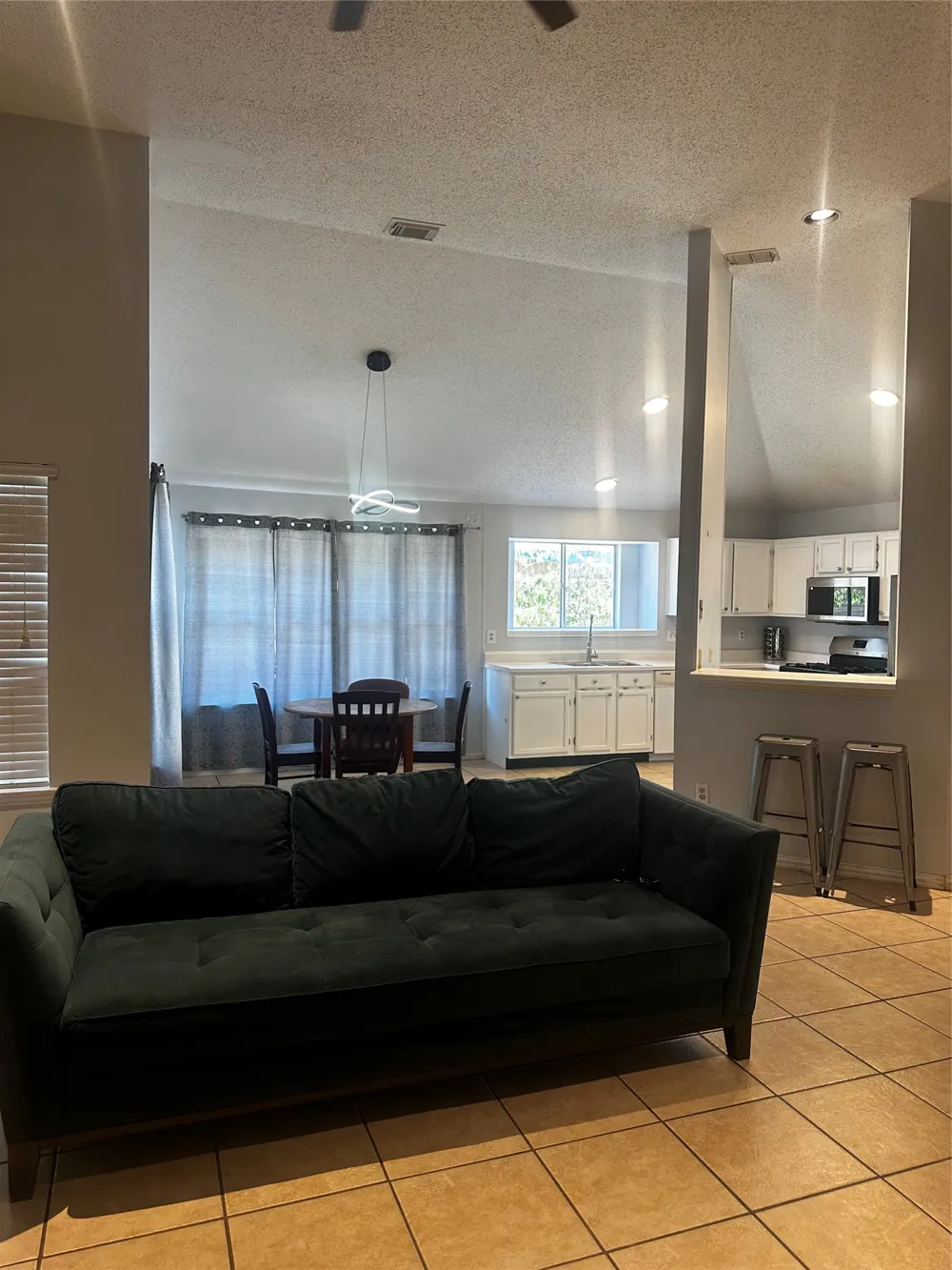 612 David Curry Drive Round Rock, TX 78664
