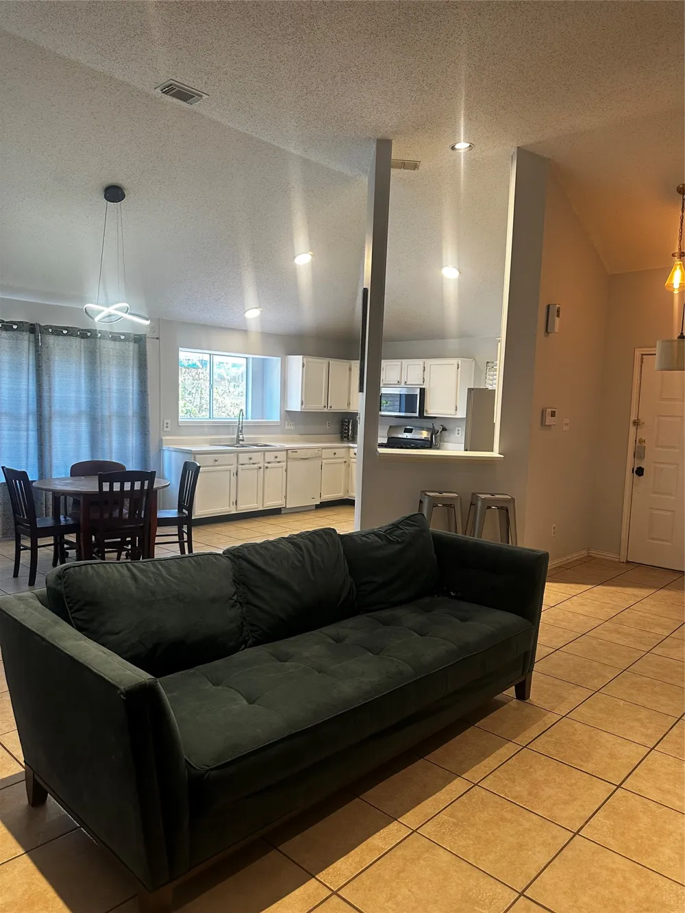612 David Curry Drive Round Rock, TX 78664