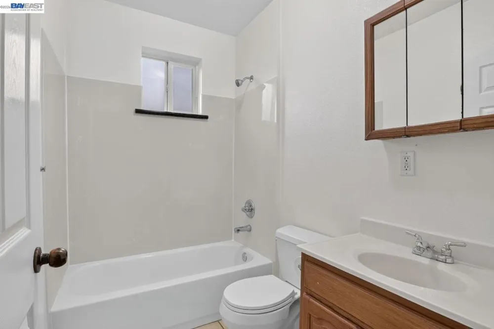 2244 E 20Th St Oakland, CA 94606