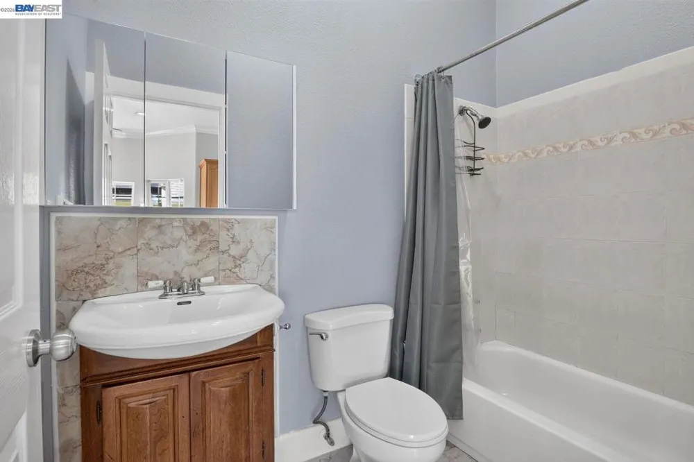 2244 E 20Th St Oakland, CA 94606