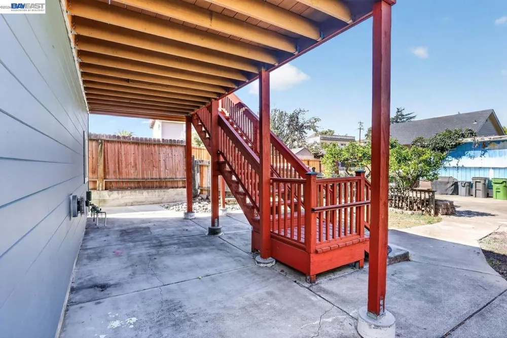 2244 E 20Th St Oakland, CA 94606