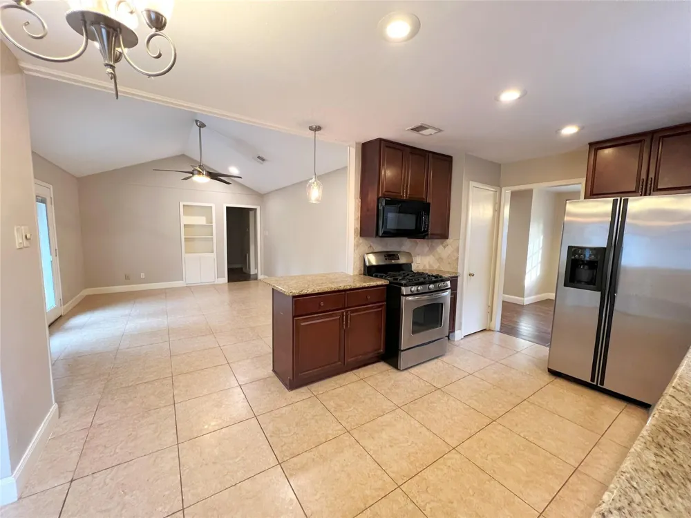 10014 Cedardale Drive Houston, TX 77055