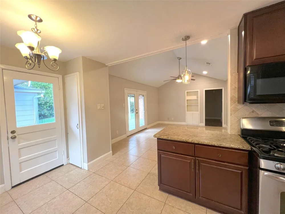 10014 Cedardale Drive Houston, TX 77055