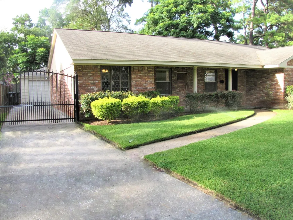 10014 Cedardale Drive Houston, TX 77055