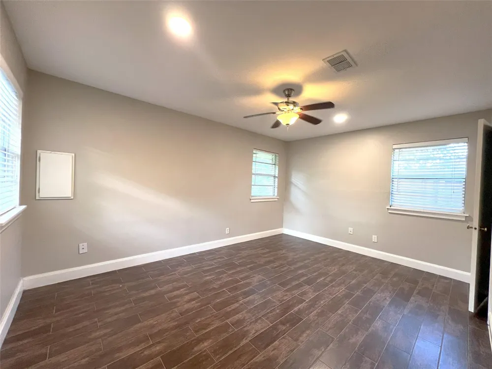 10014 Cedardale Drive Houston, TX 77055
