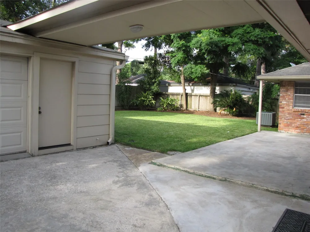 10014 Cedardale Drive Houston, TX 77055