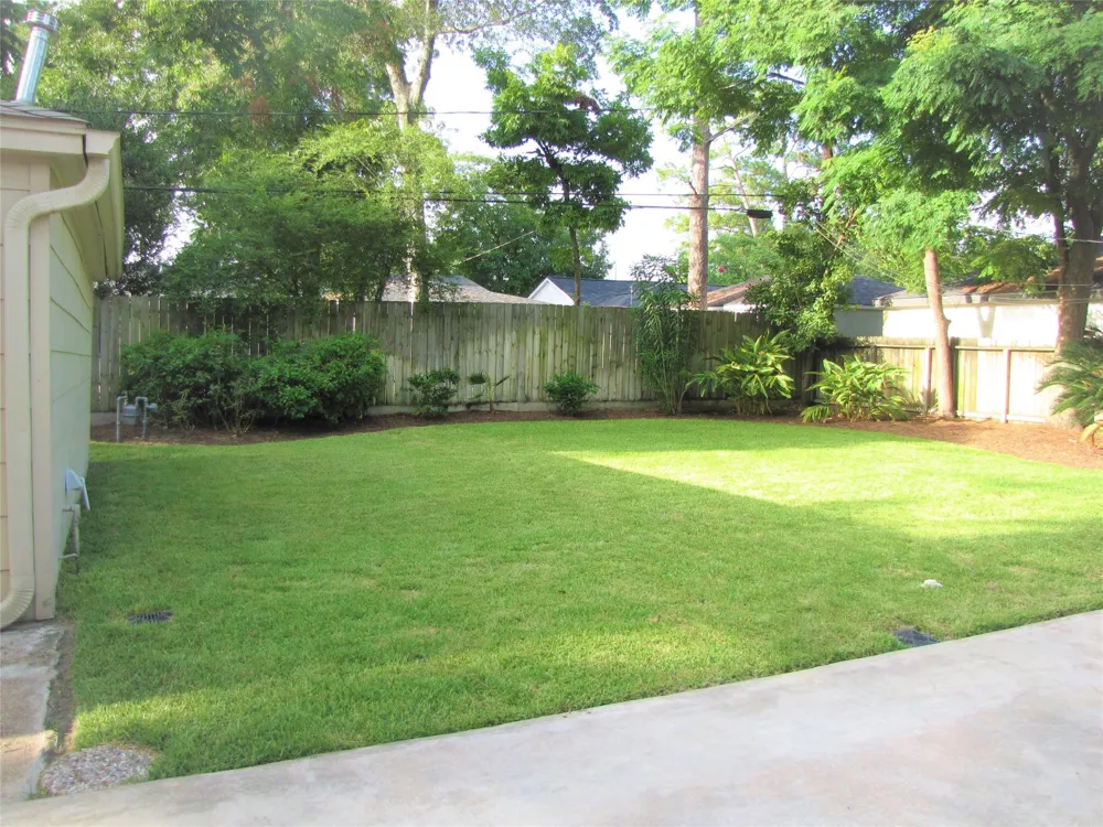 10014 Cedardale Drive Houston, TX 77055