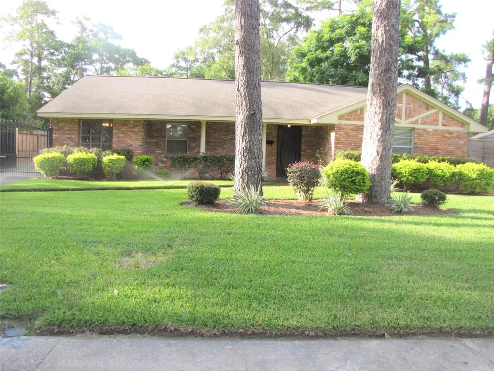 10014 Cedardale Drive Houston, TX 77055