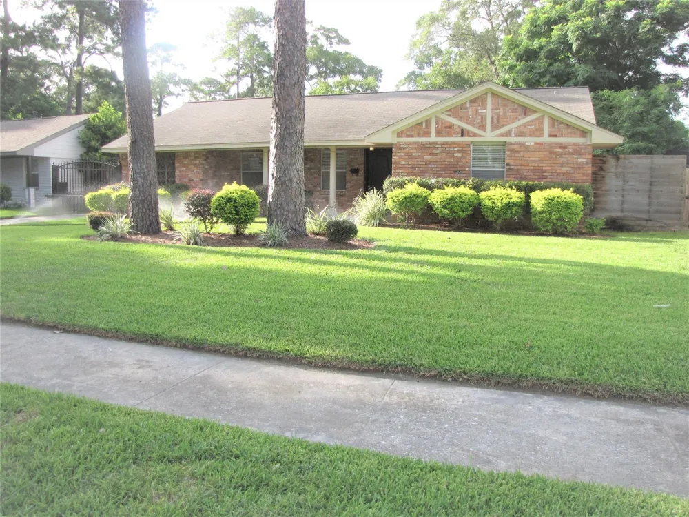 10014 Cedardale Drive Houston, TX 77055