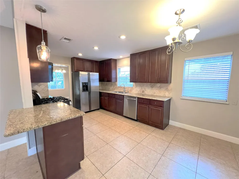 10014 Cedardale Drive Houston, TX 77055