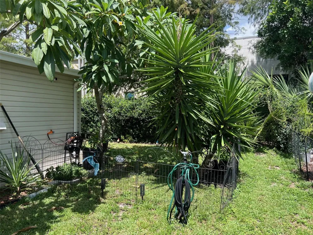 63 ROYAL PALM CIRCLE Largo, FL 33778