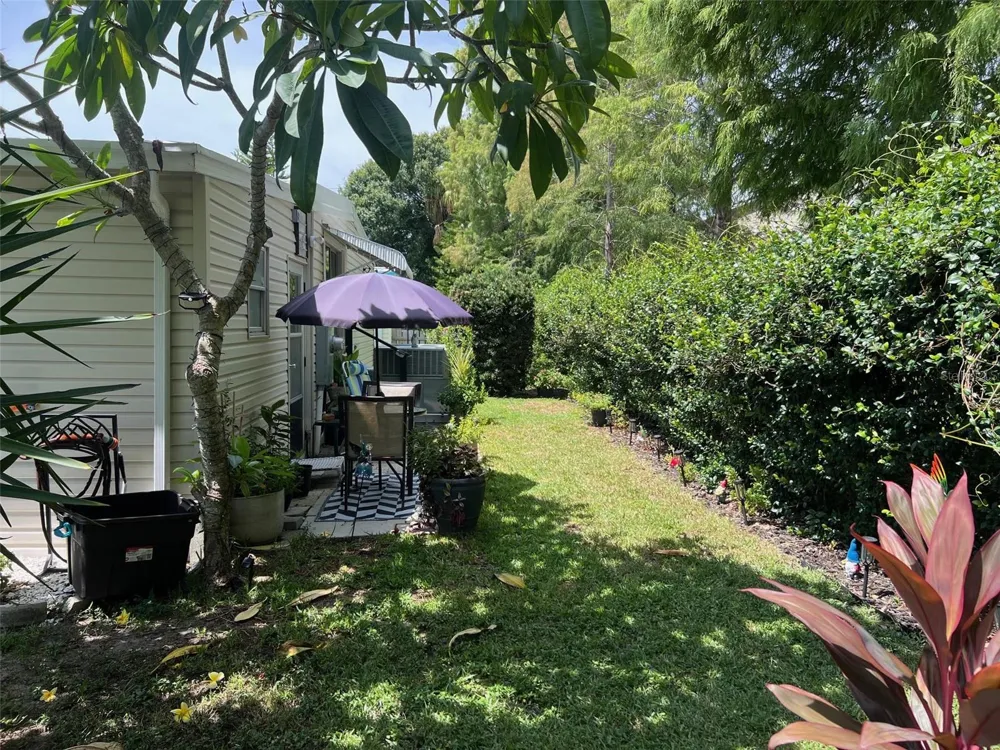 63 ROYAL PALM CIRCLE Largo, FL 33778
