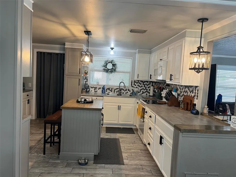 63 ROYAL PALM CIRCLE Largo, FL 33778
