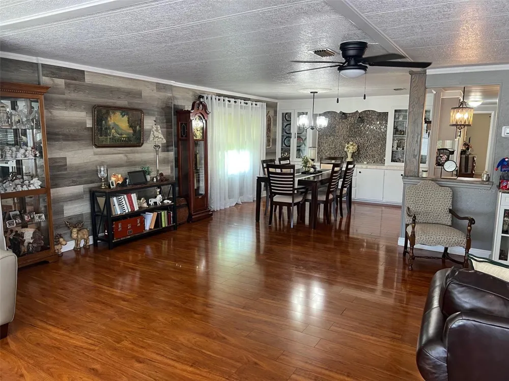 63 ROYAL PALM CIRCLE Largo, FL 33778
