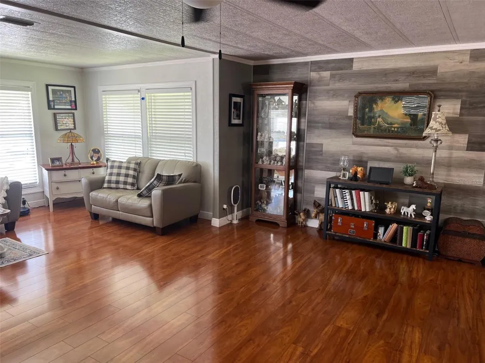63 ROYAL PALM CIRCLE Largo, FL 33778