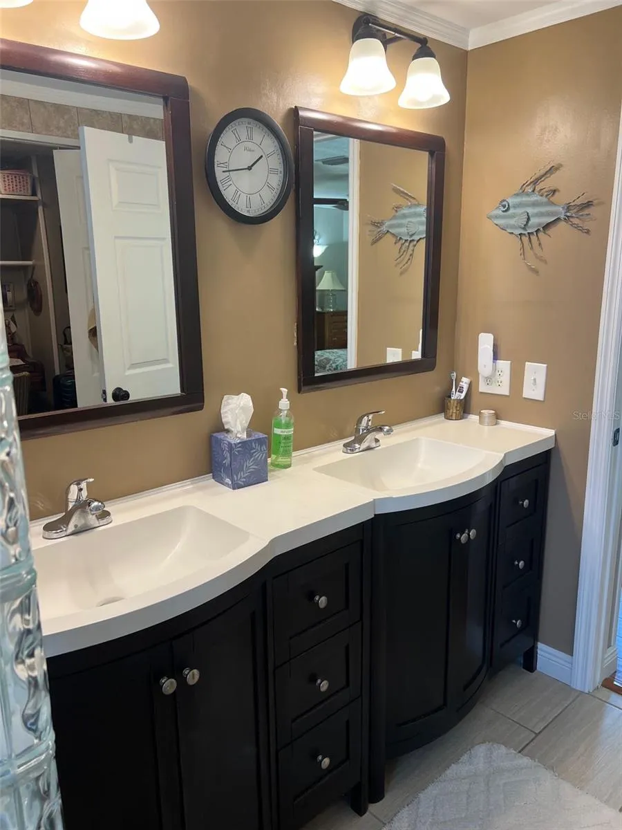 63 ROYAL PALM CIRCLE Largo, FL 33778
