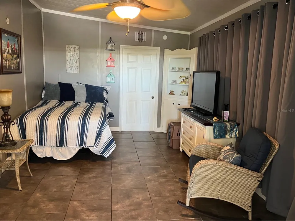 63 ROYAL PALM CIRCLE Largo, FL 33778