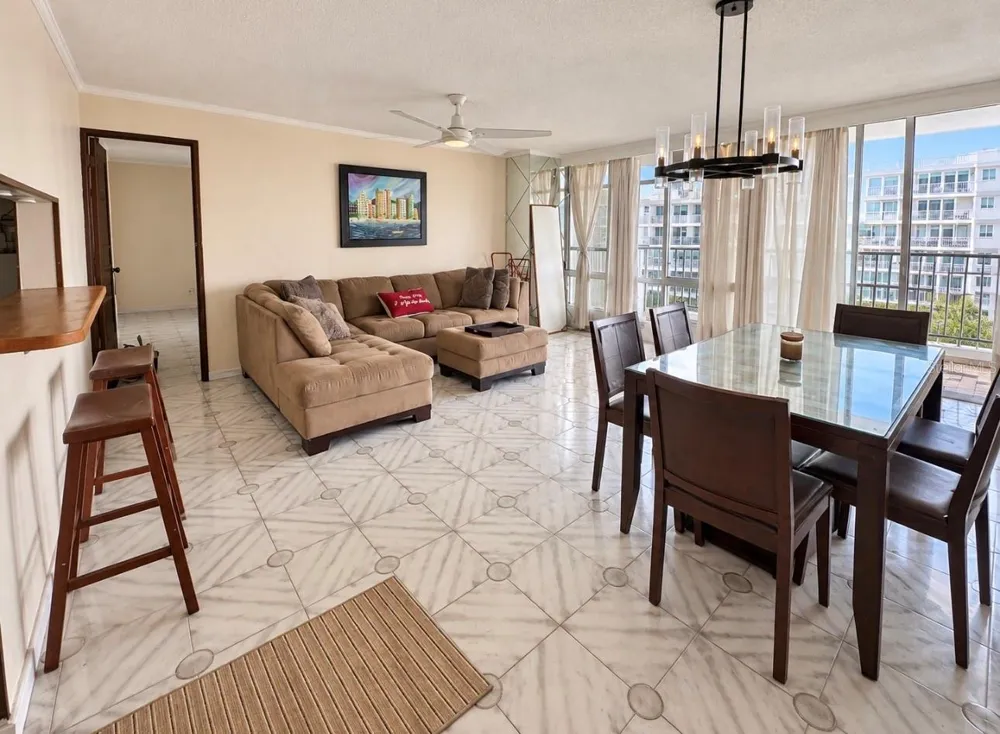 8188 Coral Beach AVE ISLA VERDE Carolina, PR 00979