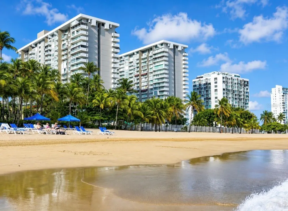 8188 Coral Beach AVE ISLA VERDE Carolina, PR 00979