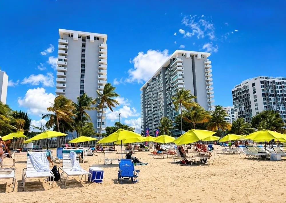 8188 Coral Beach AVE ISLA VERDE Carolina, PR 00979
