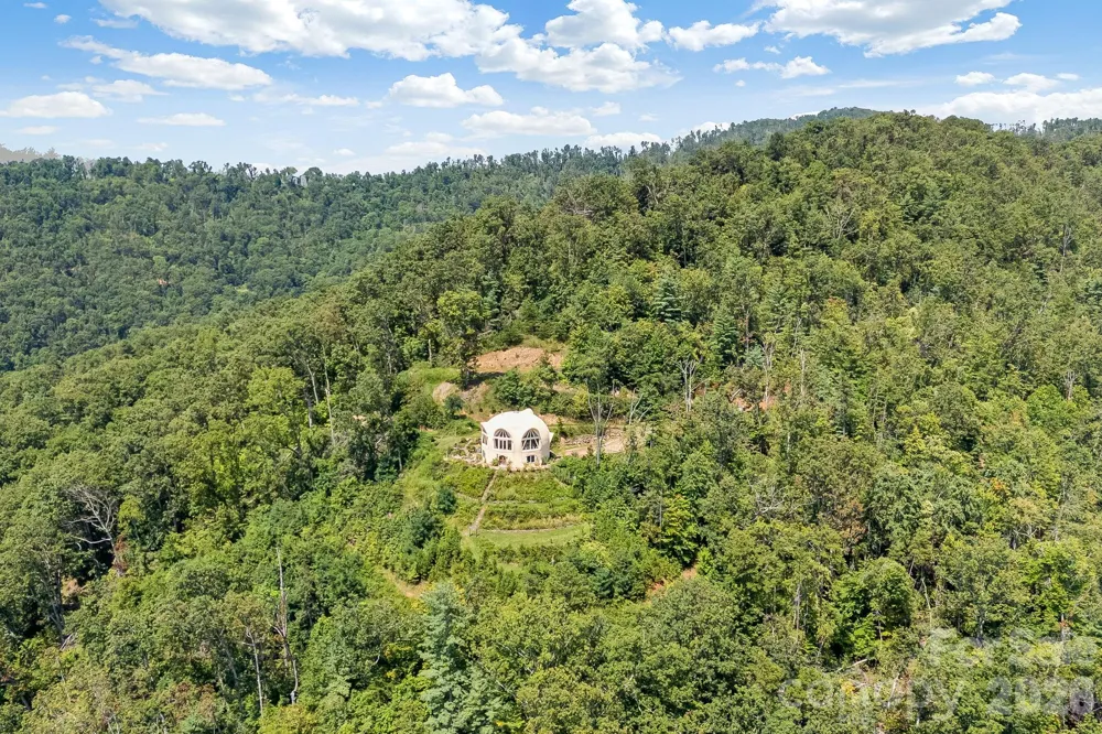 44 Azura Gdns Weaverville, NC 28787