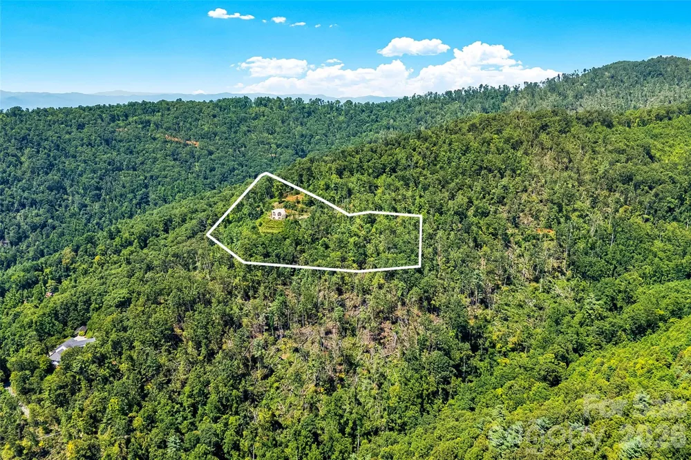 44 Azura Gdns Weaverville, NC 28787